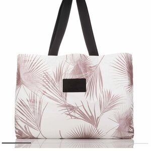 NWT Aloha Collection Day Palms Holo Holo Tote